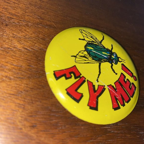 Vintage Topps Batty Button Pin 1970s Round Fly Me Yellow Insect - Picture 3 of 6